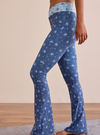 High Tide Floral Flare Leggings Detail 4 - TULLABEE