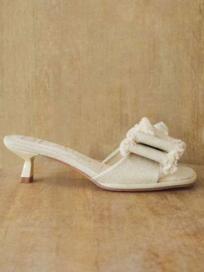 Penelope Kitten Heels by Matisse - TULLABEE