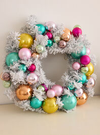 Flocked Silver Decorated Wreath Detail 3 - TULLABEE