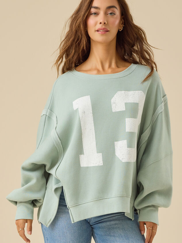 13 Graphic Pullover Detail 2 - TULLABEE