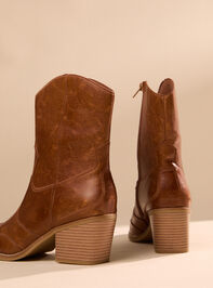 Arden Western Booties Detail 4 - TULLABEE