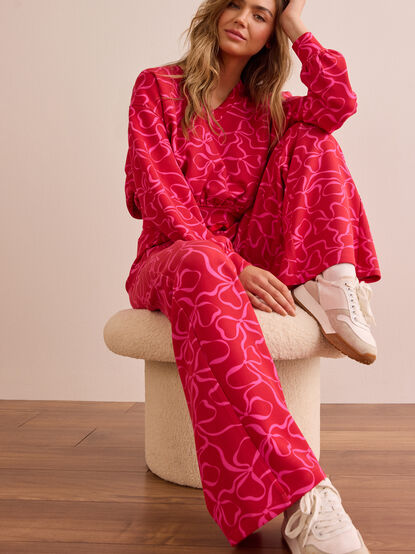 Super Soft Bow Sweatshirt - TULLABEE