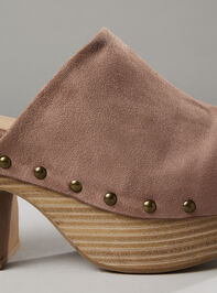 Gigi Platform Heels Detail 4 - TULLABEE
