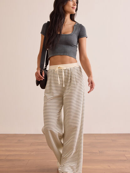 Stride Stripe Lounge Pants - TULLABEE