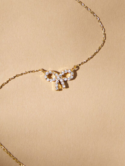 18K Gold Dimond Studded Bow Necklace - TULLABEE