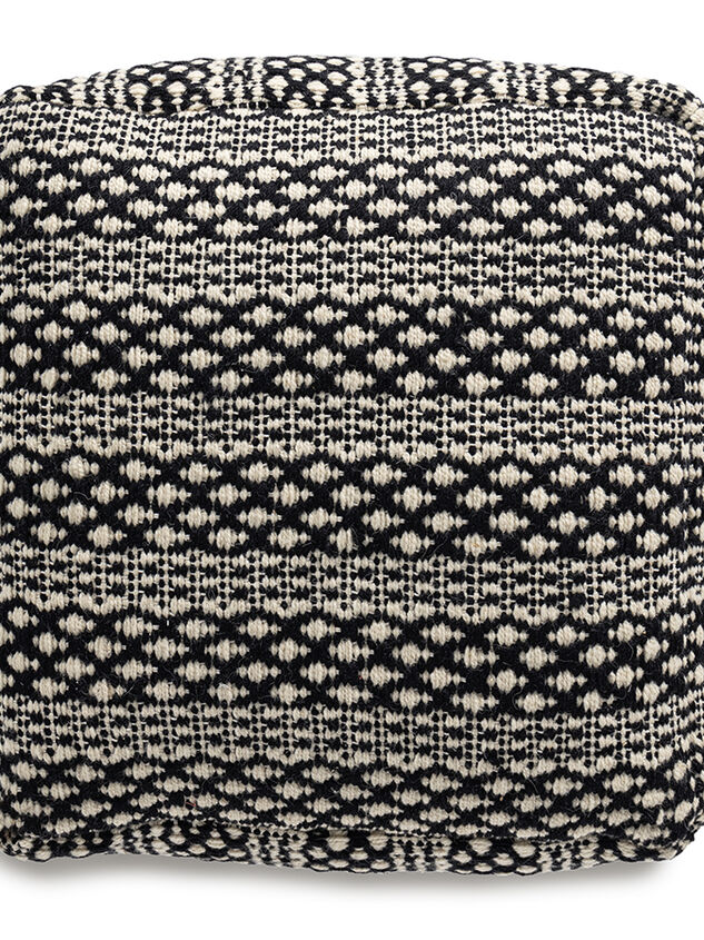 Lis Pouf Detail 3 - TULLABEE