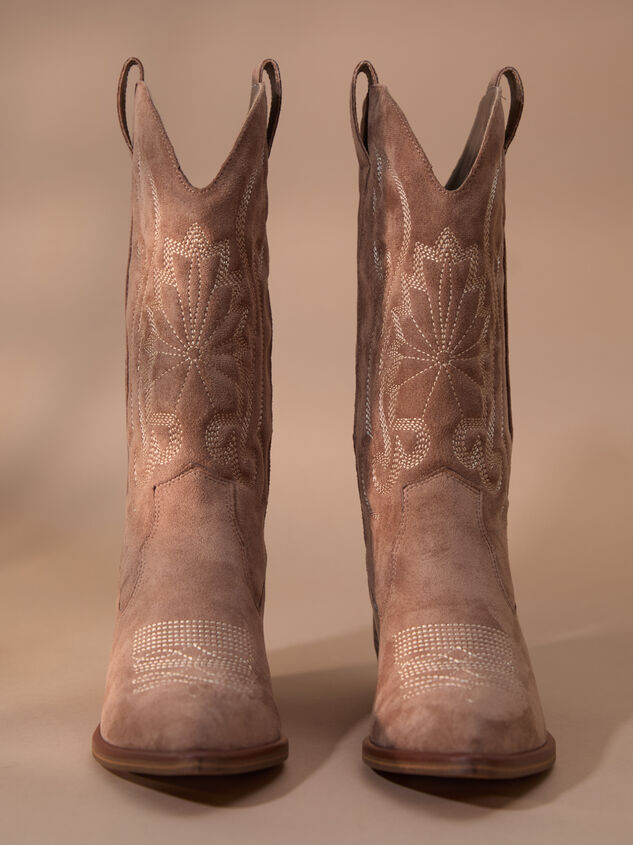 Kalli Western Boots Detail 3 - TULLABEE