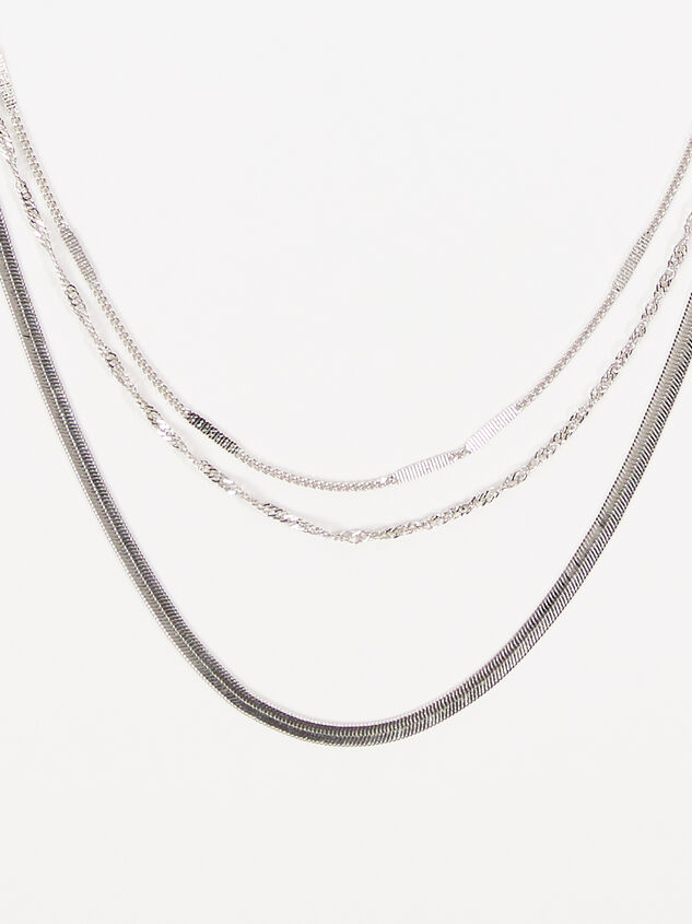 Liliana Necklace Detail 2 - TULLABEE