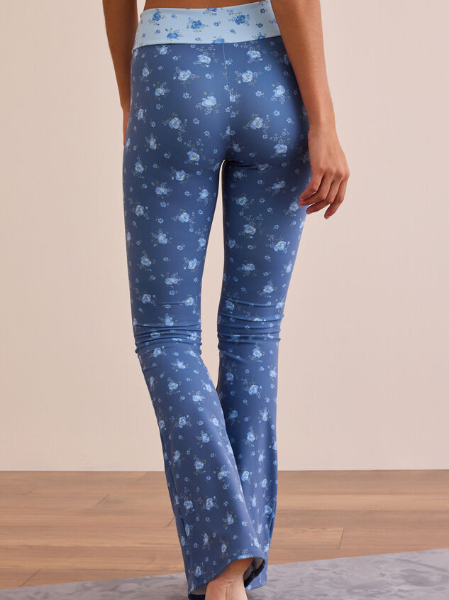 High Tide Floral Flare Leggings Detail 5 - TULLABEE