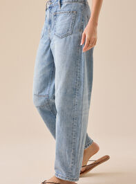 Jasper Mid Rise Barrel Jeans Detail 4 - TULLABEE