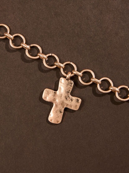 Esther Hammered Cross Charm Bracelet - TULLABEE