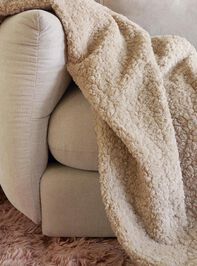 Dahlia Throw Detail 2 - TULLABEE