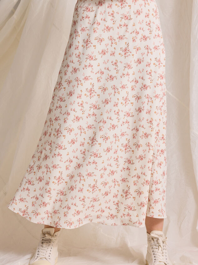 Lucky Floral Midi Skirt Detail 3 - TULLABEE