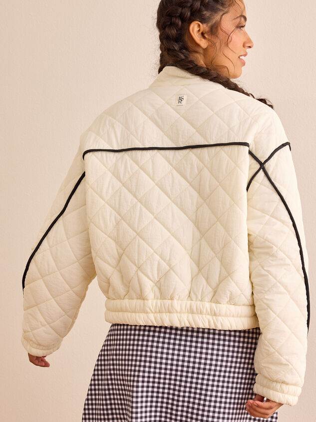 Cloud Bound Quilted Jacket Detail 3 - TULLABEE