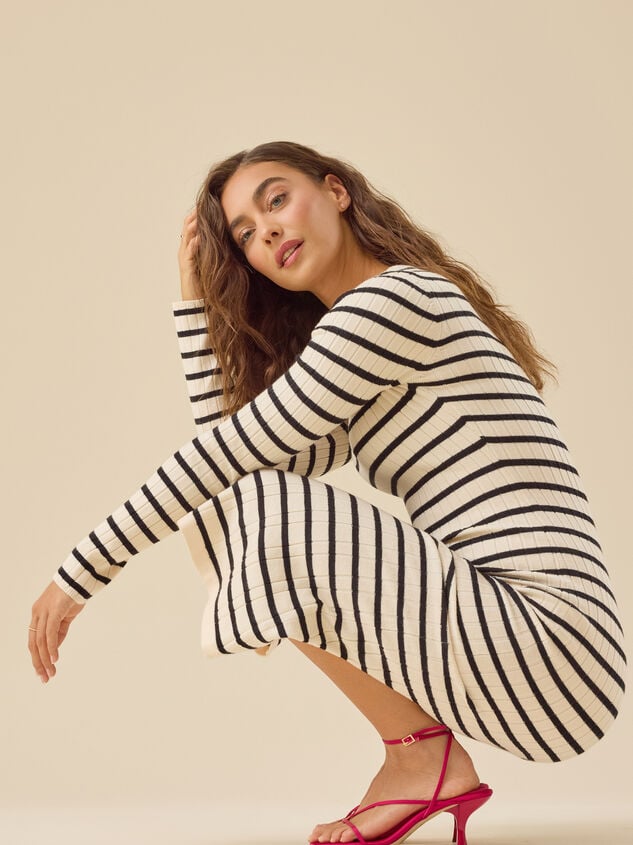 Lilianna Midi Dress Detail 3 - TULLABEE