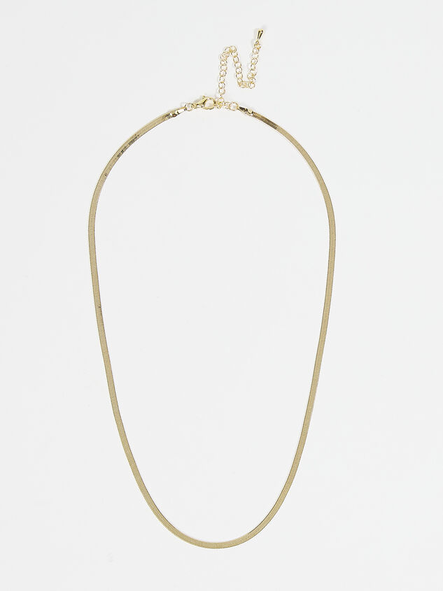 18k Gold Herringbone Necklace Detail 2 - TULLABEE