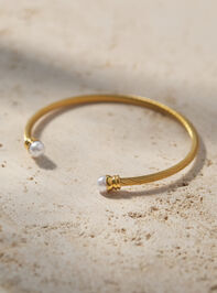 Stainless Steel Pearl Cuff Set Detail 2 - TULLABEE