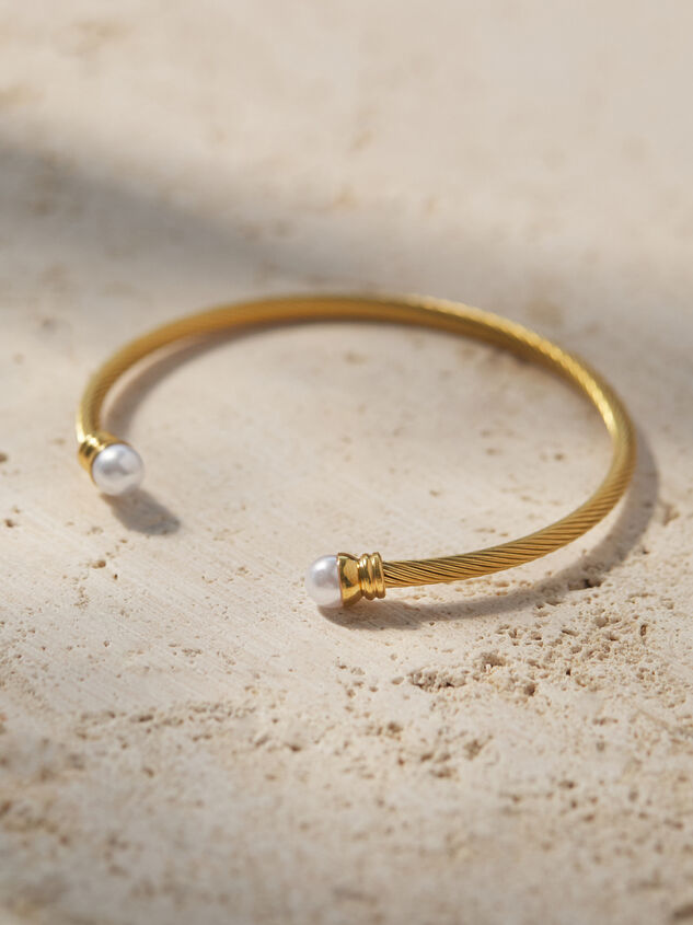 Stainless Steel Pearl Cuff Set Detail 2 - TULLABEE