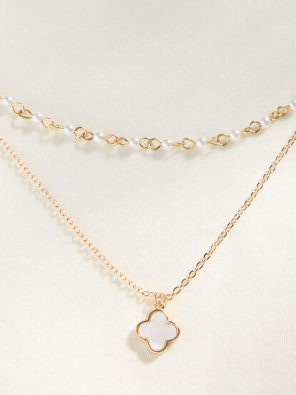 Layered Pearl Clover Necklace - TULLABEE