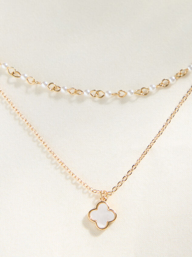 Layered Pearl Clover Necklace Detail 2 - TULLABEE