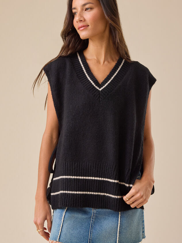 Harriet Oversized Side-Tie Vest Detail 2 - TULLABEE