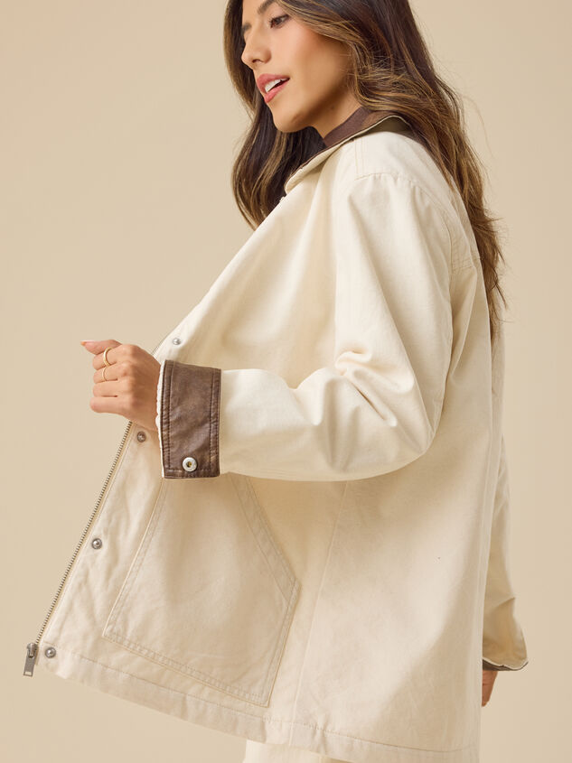 Anna Barn Jacket Detail 4 - TULLABEE