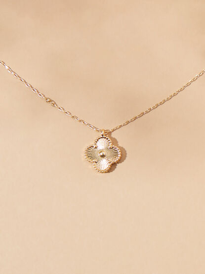 Clover Charm Necklace - TULLABEE