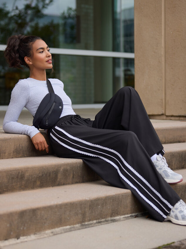On The Run Detailed Pants - TULLABEE