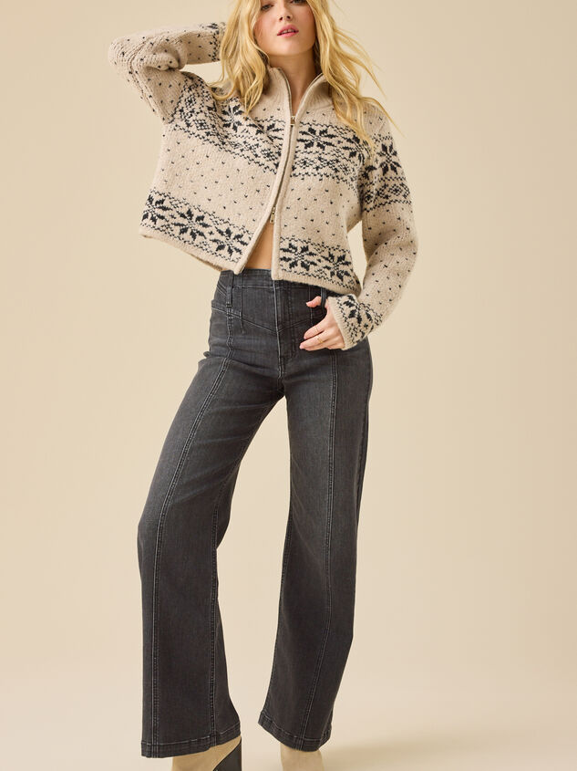 Aspen Snowflake Full Zip Detail 2 - TULLABEE