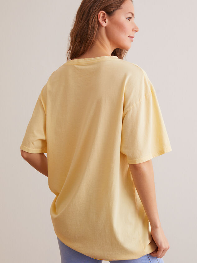 Honolulu Oversized Graphic Tee Detail 5 - TULLABEE