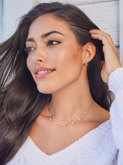 18k Gold Pearl Charm Necklace - TULLABEE