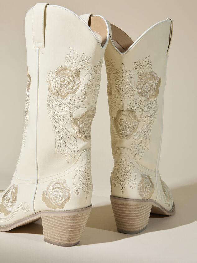 Cali Western Boots Detail 4 - TULLABEE