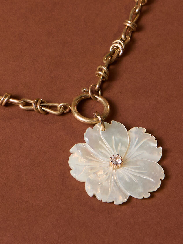Metal Link Flower Necklace - TULLABEE