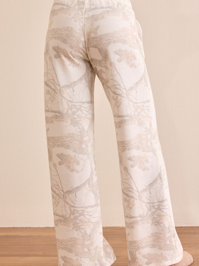 Modern Motion Camo Pants Detail 5 - TULLABEE