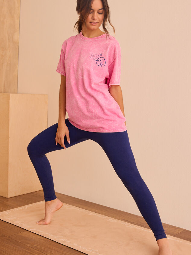 Meet Me At The Beach Graphic Tee Detail 5 - TULLABEE