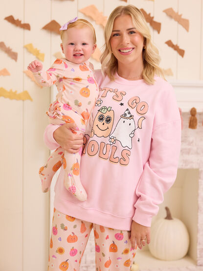 Let's Go Ghouls Mama Pullover - TULLABEE