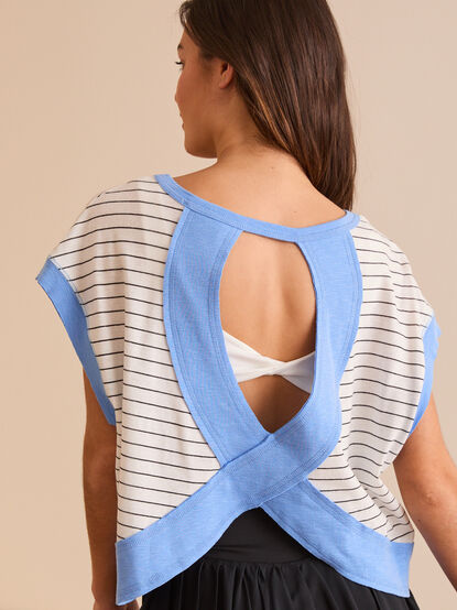 Vista Stripe Tee - TULLABEE
