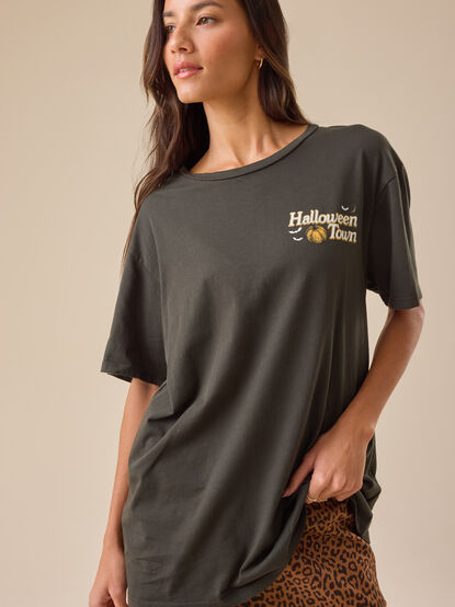 Halloween Town Graphic Tee - TULLABEE