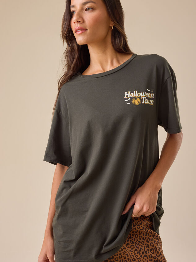 Halloween Town Graphic Tee - TULLABEE