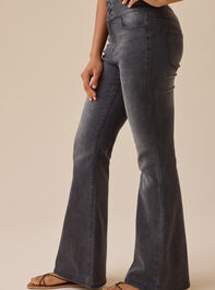 Hadlee 3 Button Jeans Detail 4 - TULLABEE