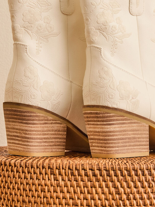 Melodi Western Booties Detail 2 - TULLABEE