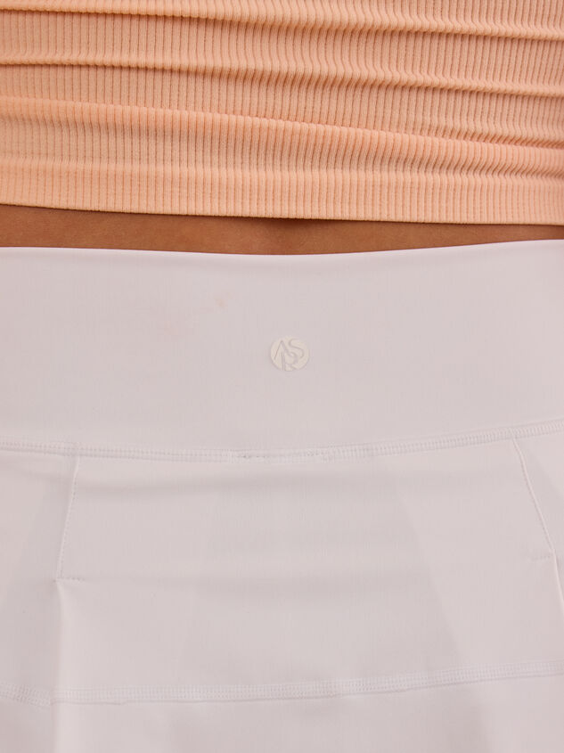 Serves Up Solid Skort Detail 7 - TULLABEE