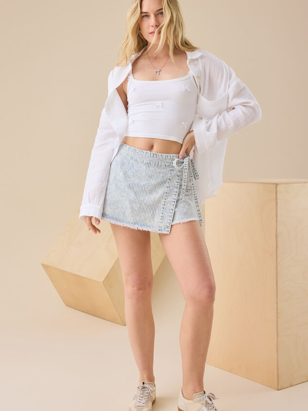 Dylan Striped Side Tie Denim Skort Detail 6 - TULLABEE