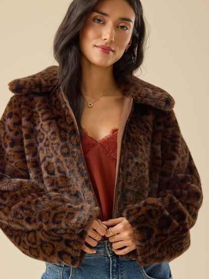 Galleria Sherpa Jacket - TULLABEE