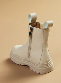 Celeste Lug Sole Boots Detail 2 - TULLABEE