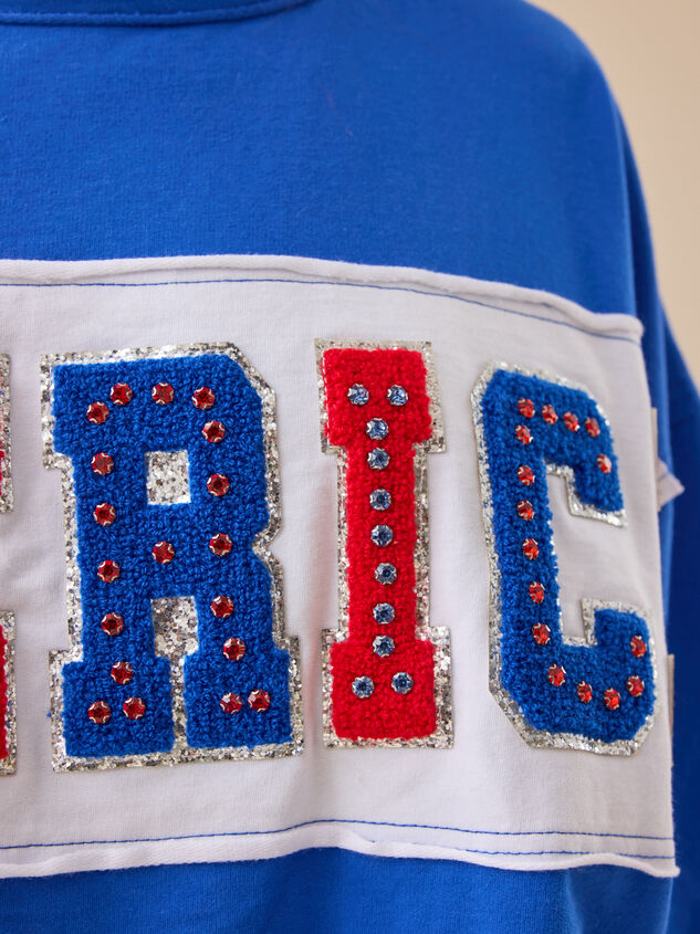 Glitzy America Graphic Tee Detail 3 - TULLABEE