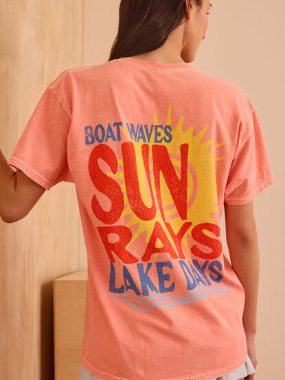 Lake Days Graphic Tee - TULLABEE