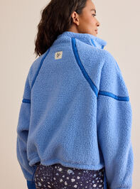 Sprint Sherpa Quarter Zip Detail 4 - TULLABEE