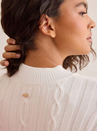 Cloudflow Cable Knit Sweater Detail 6 - TULLABEE