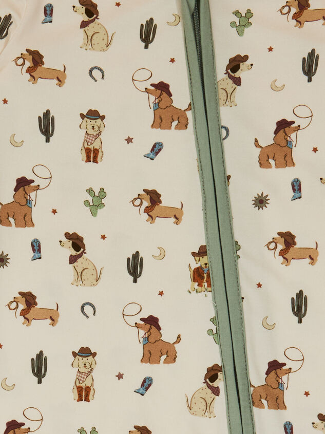 Howdy Hound Sleeper Detail 3 - TULLABEE